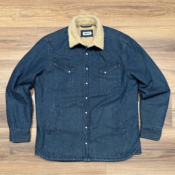 Taylor Stitch Blue Denim Sherpa-Lined Jacket with Cream Collar - Picture 3 of 16